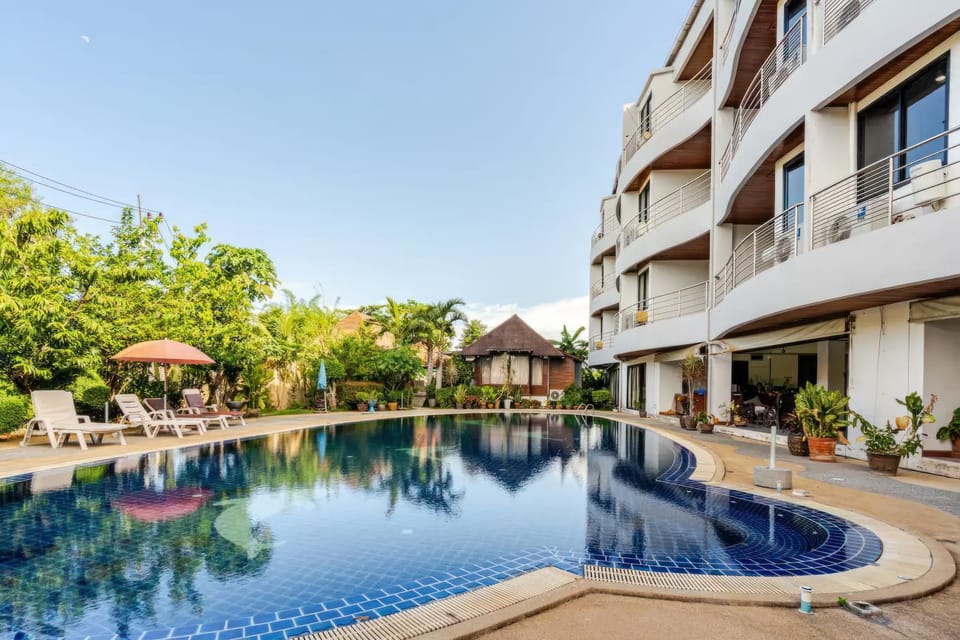 Property building, Day, Garden, Garden, Balcony/Terrace, Garden view, Pool view, Swimming pool, Swimming pool, sunbed