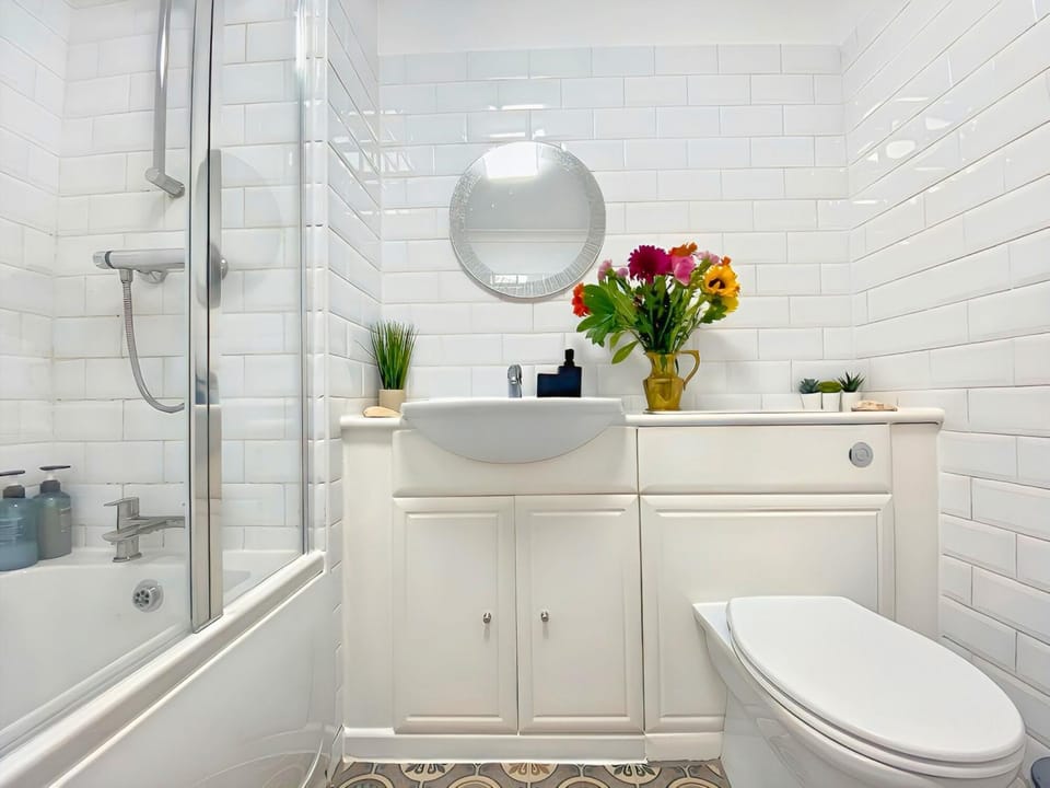 Shower, Toilet, Bathroom