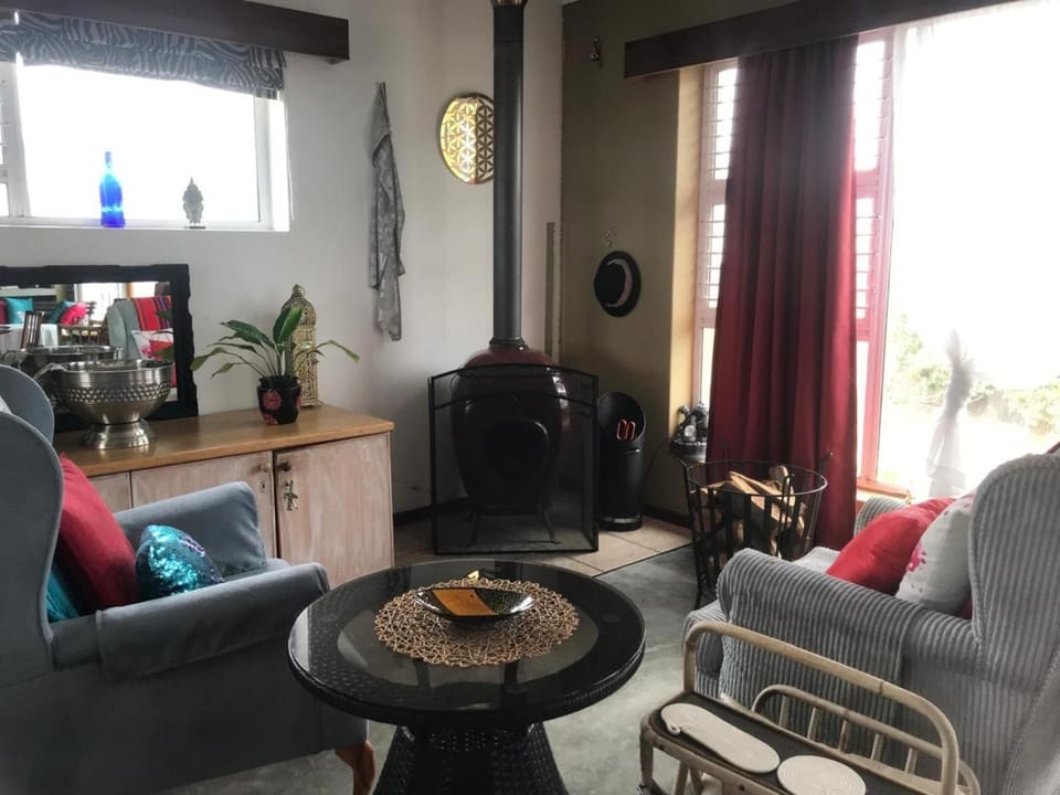 120 steps to the beach Apartment in Cape Town