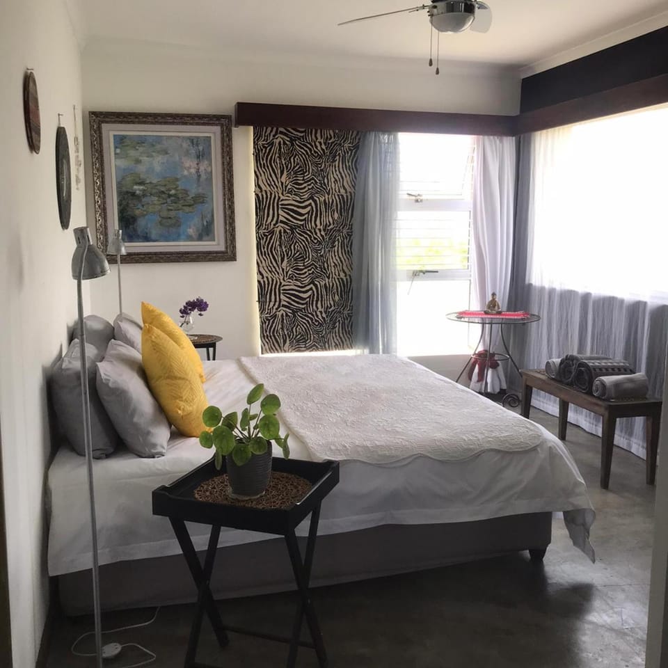 120 steps to the beach Apartment in Cape Town