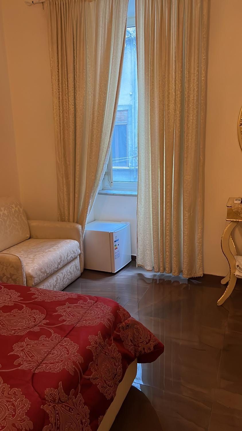 Living room, Photo of the whole room, Seating area, Bedroom