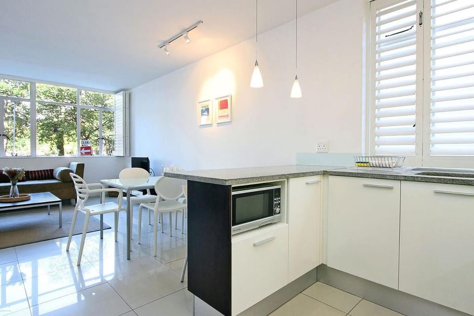 Large 1 Bedroom St Martini apartment at Company Gardens Apartment in Cape Town