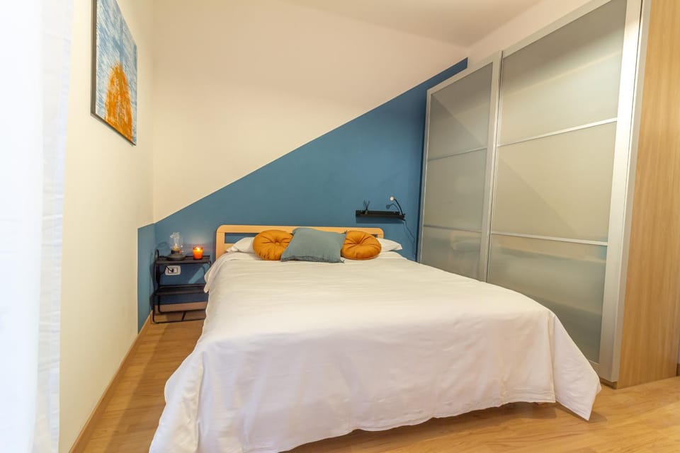 Cozy ThreeRoom Apartment In The Heart Of Bologna Apartment in Bologna