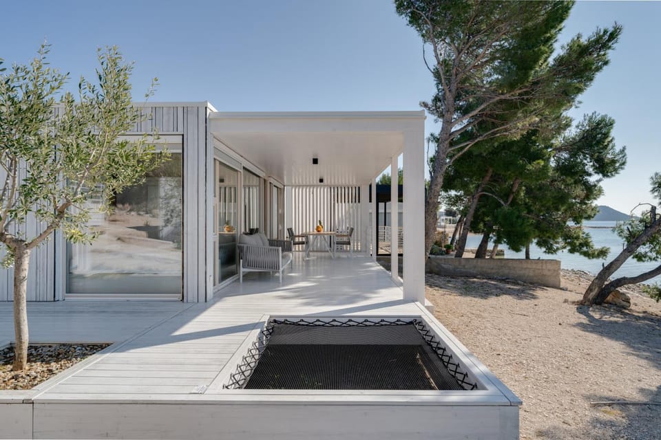 Property building, Patio, Day, View (from property/room), Balcony/Terrace, Dining area, Sea view