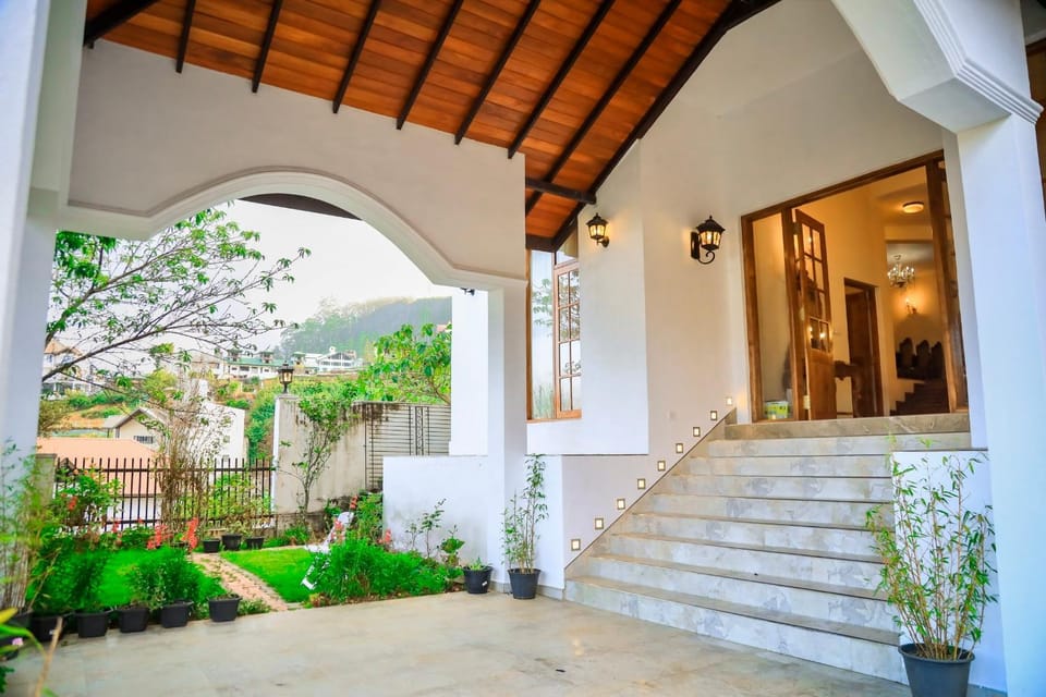 Facade/entrance, Garden