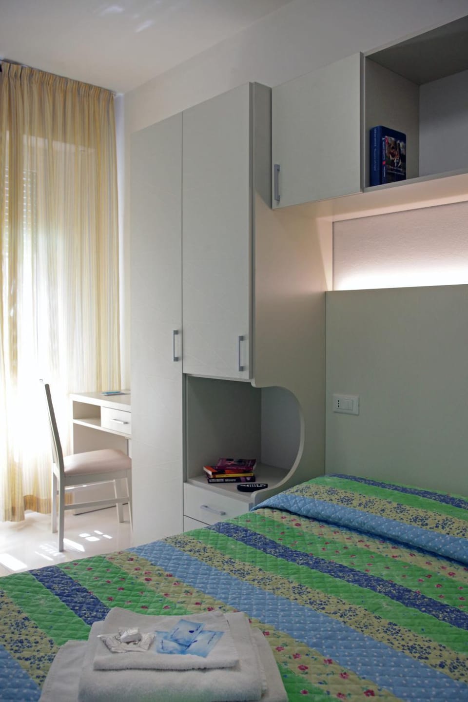 Bed, Photo of the whole room