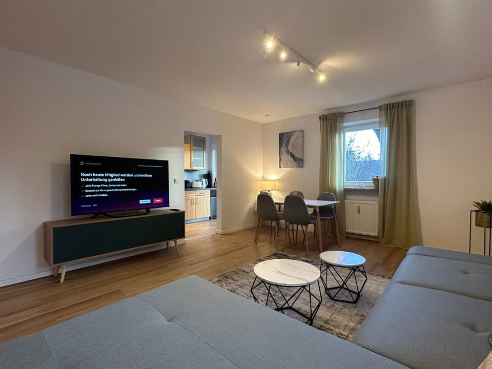 Communal lounge/ TV room, TV and multimedia, Living room, Photo of the whole room, Seating area, Evening entertainment