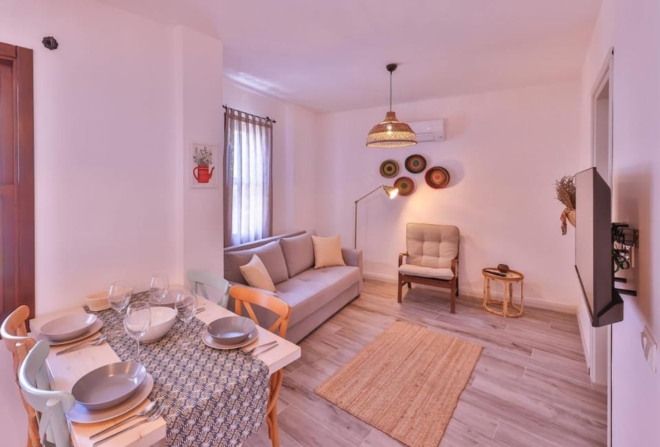 50 meters to the Long Bazaar in LavantaKaş 3 Kaş Square Apartment in Kas