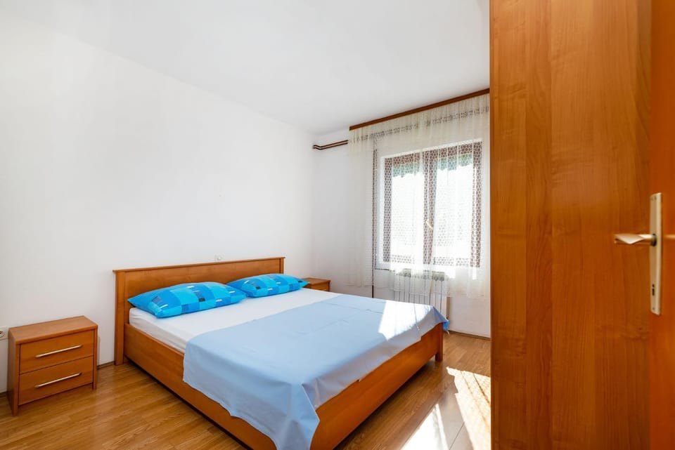 Bady Apartments with BBQ Apartment in Novalja