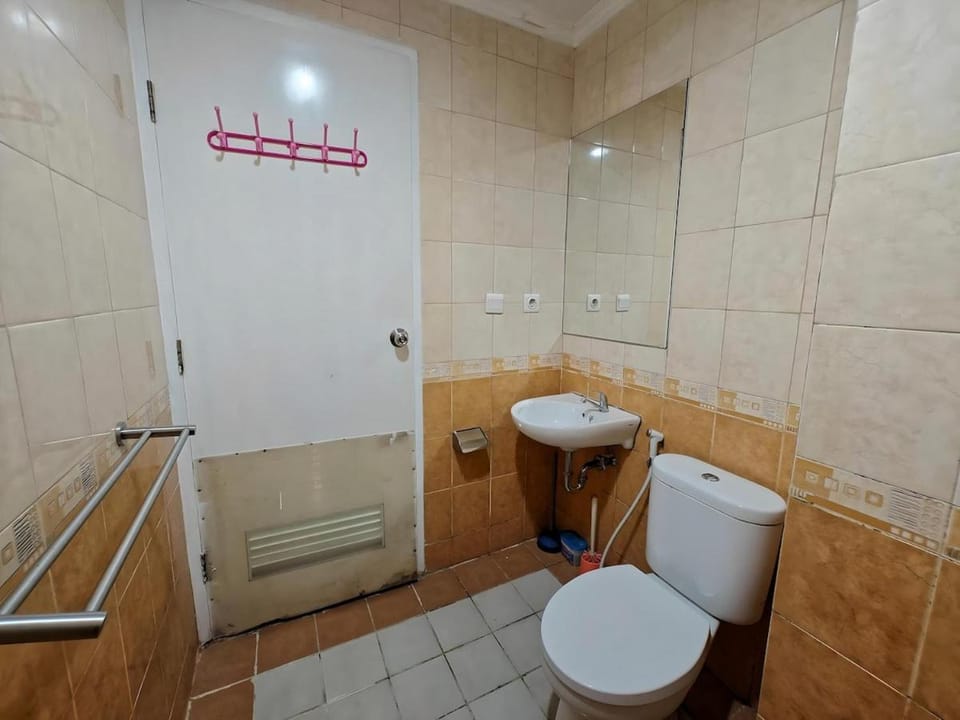 Strategic 2BR Gading MOI Apt with Wi-Fi, Pool & Gym by 2ndHome Apartment in Jakarta