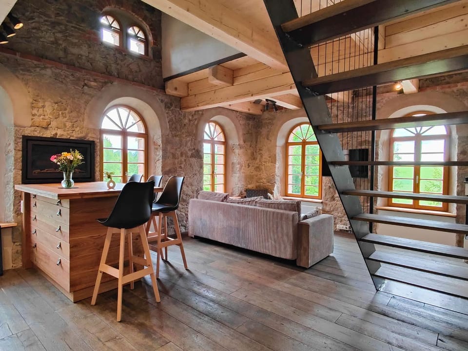TV and multimedia, Living room, Seating area, Dining area, Evening entertainment