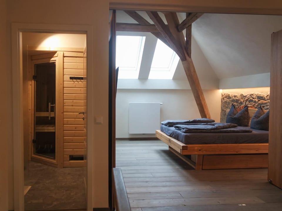 Bed, Sauna, Bedroom