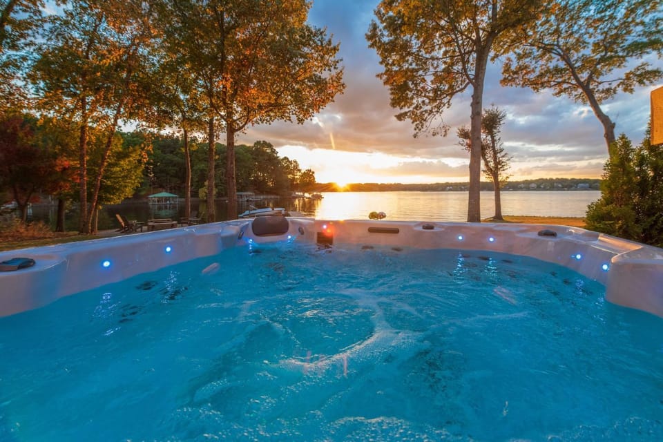 Channel Marker Exclusive Lakefront Home wHot Tub Custom Bunk Room Dock Optional Boat Rental 1418 House in Westport