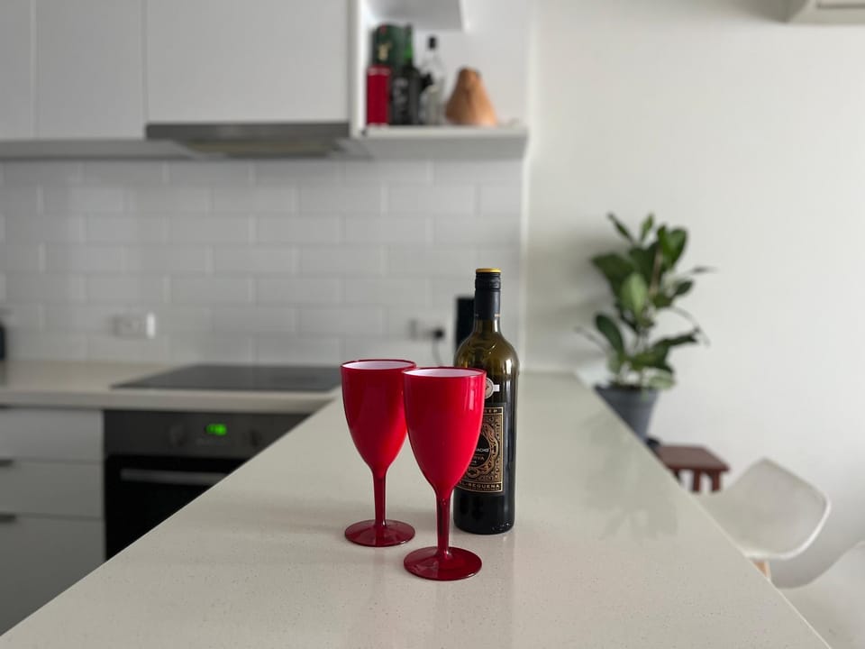 Kitchen or kitchenette, Food and drinks, Alcoholic drinks