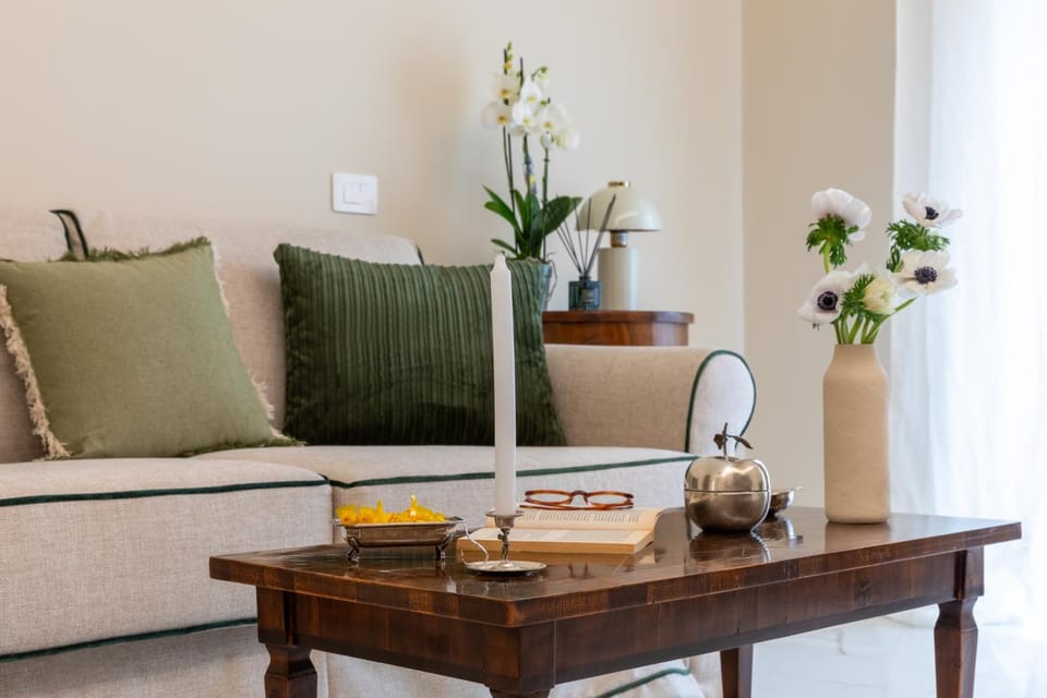 Living room, Seating area