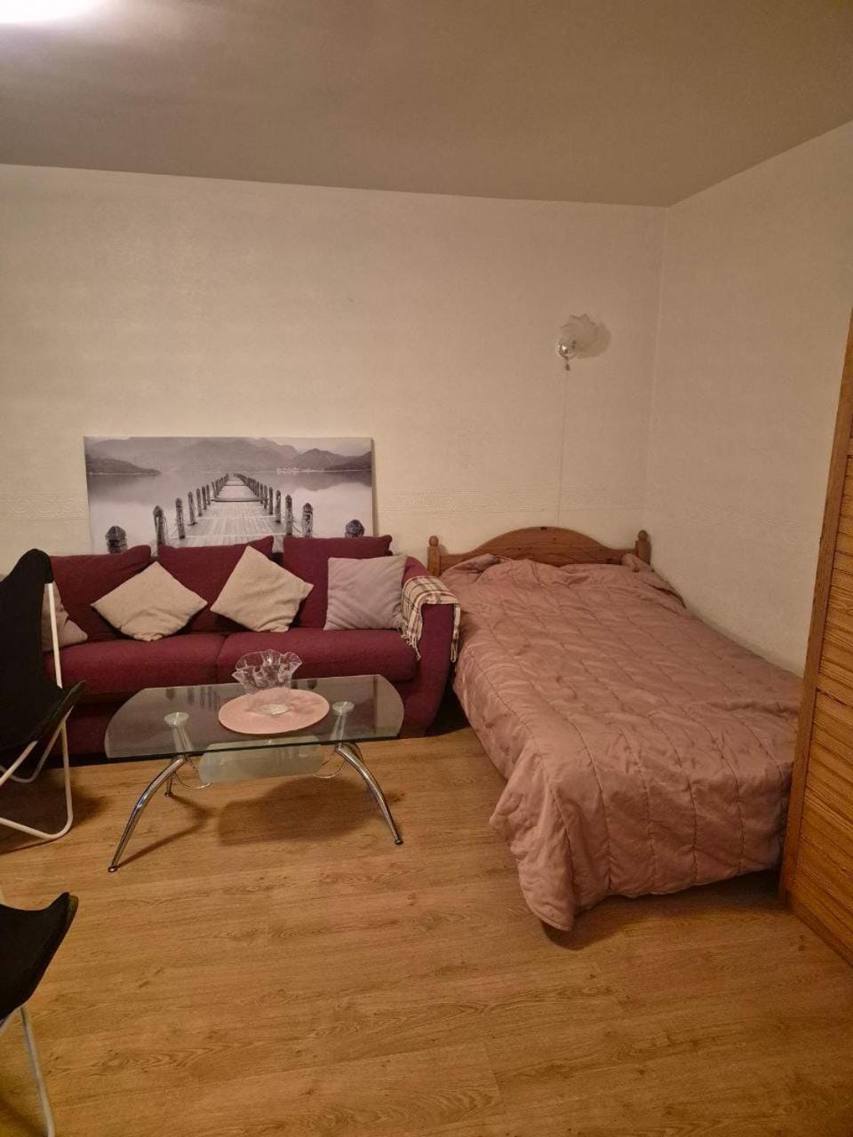 Bed, Living room, Bedroom