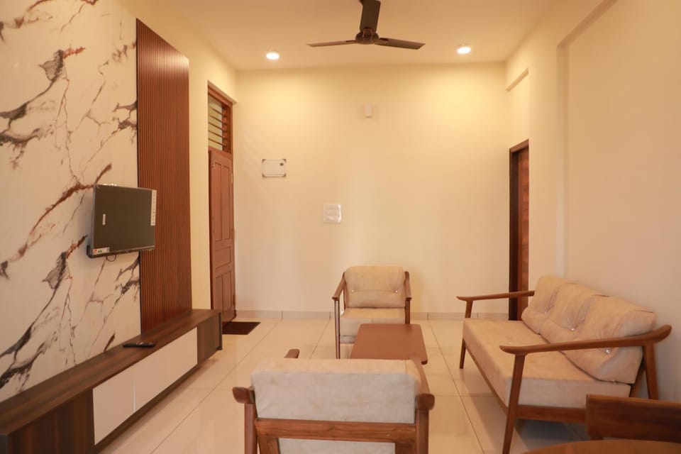 Communal lounge/ TV room, Living room, Seating area