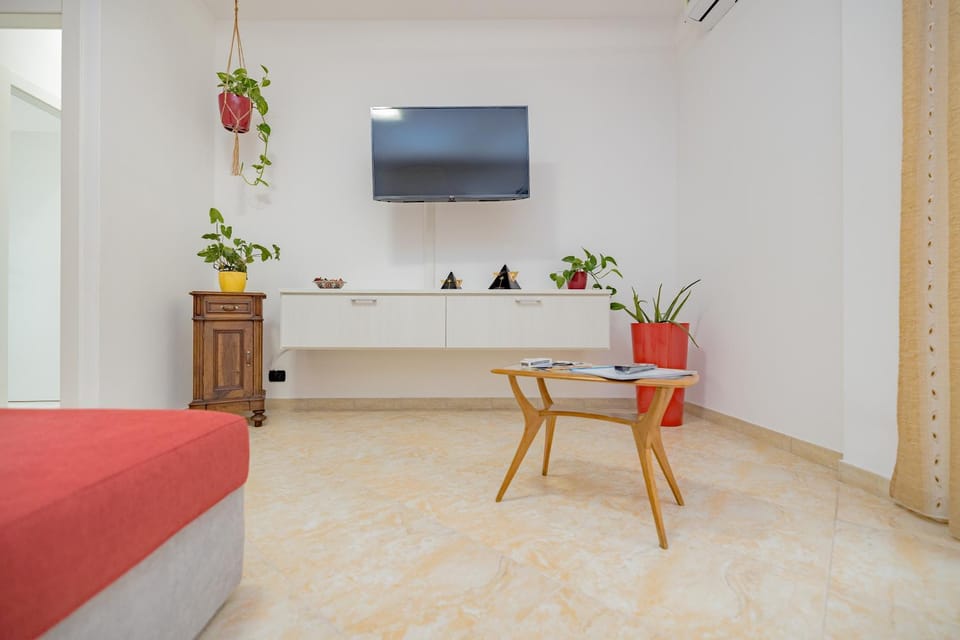 Communal lounge/ TV room, TV and multimedia, Living room