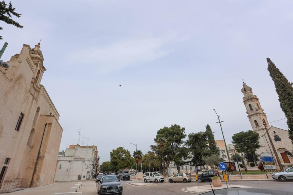 Neighbourhood, City view, Landmark view, Location