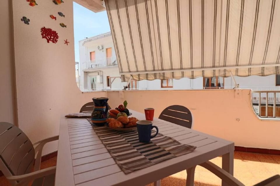 Balcony/Terrace, Food and drinks, Food