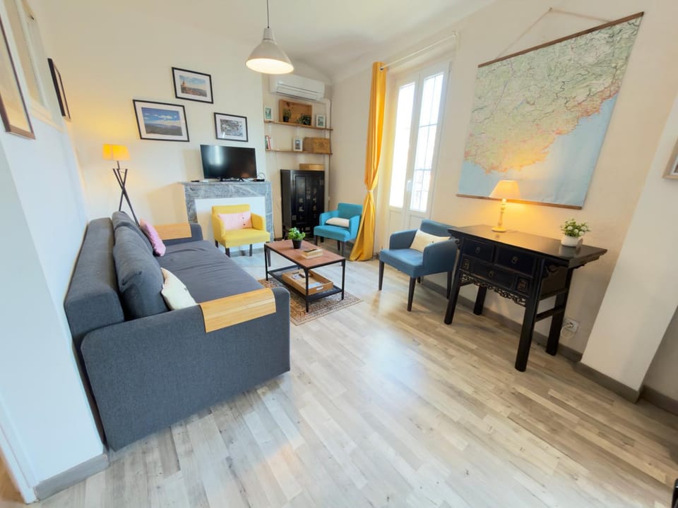 Communal lounge/ TV room, TV and multimedia, Living room, Seating area