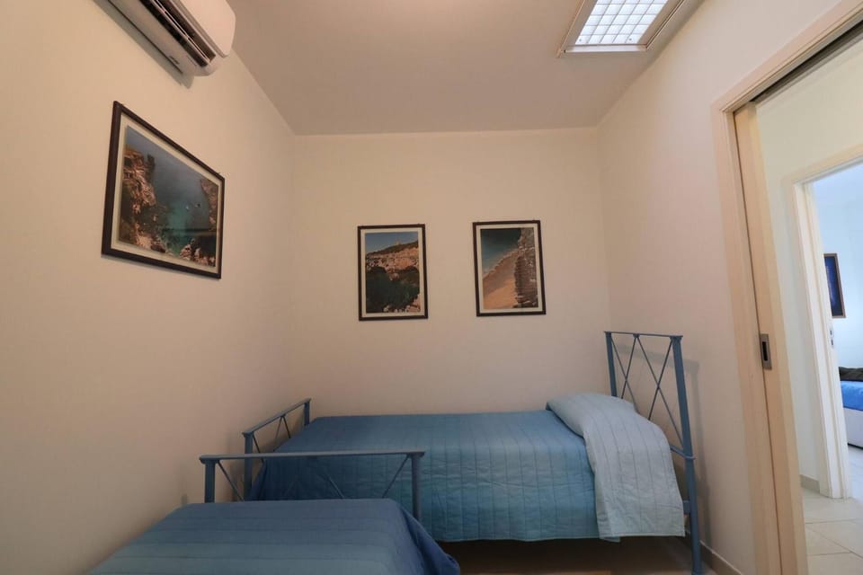 Bed, Decorative detail, Bedroom