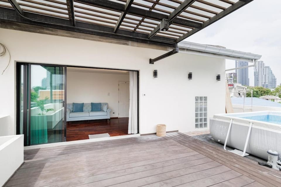 Luxurious 6BR Villa with Pool & Games at Sukhumvit Villa in Bangkok