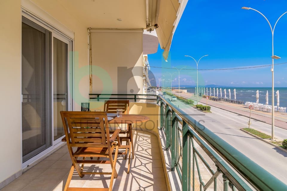 Day, Natural landscape, View (from property/room), Balcony/Terrace, City view, Sea view, Location