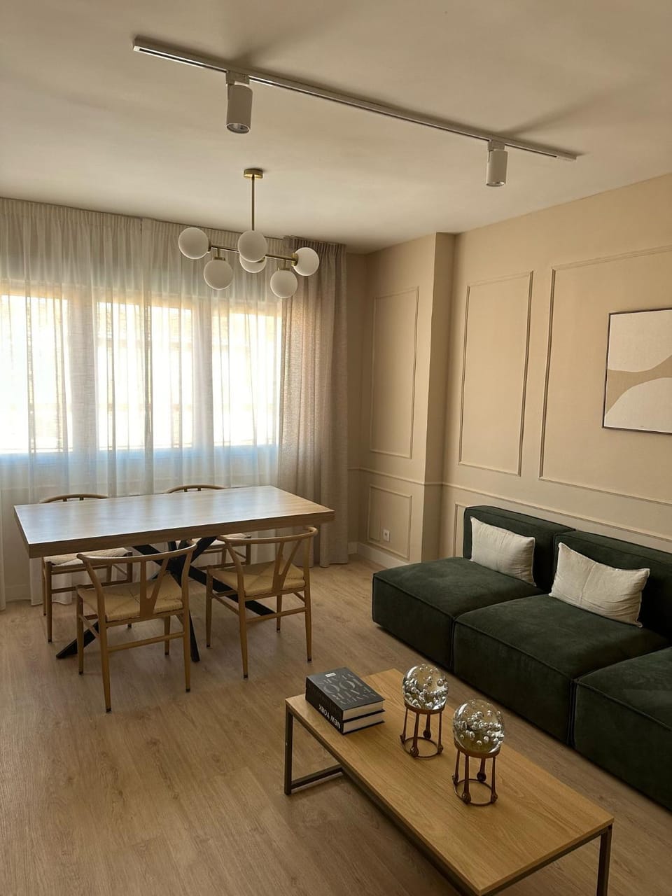 Living room, Dining area