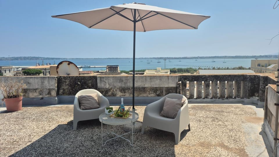 Day, Natural landscape, View (from property/room), Balcony/Terrace, Balcony/Terrace, Seating area, Sea view, sunbed