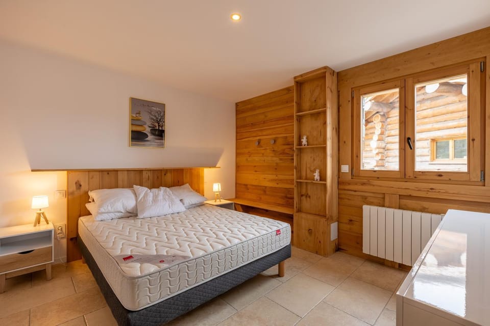 Bed, Photo of the whole room