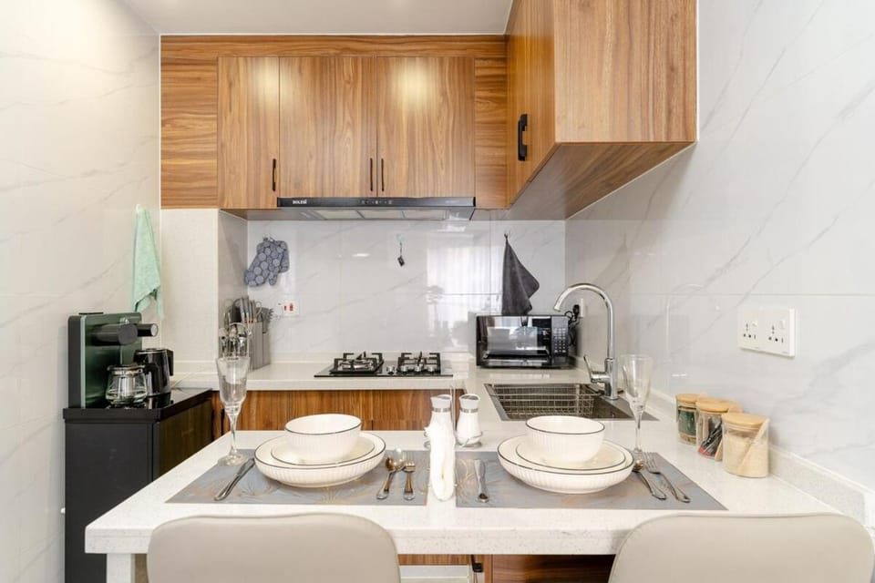 Luxe place with pool,gym,mini mart in yaya center Apartment in Nairobi