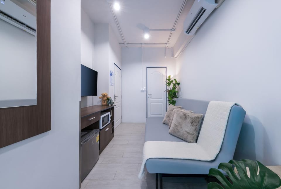 Petchaburi22 Apartments next to Platinum mall Apartment in Bangkok