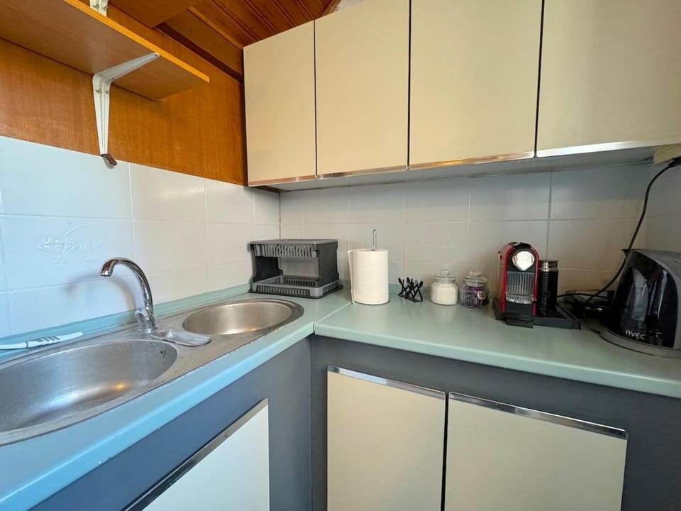 Coffee/tea facilities, Kitchen or kitchenette