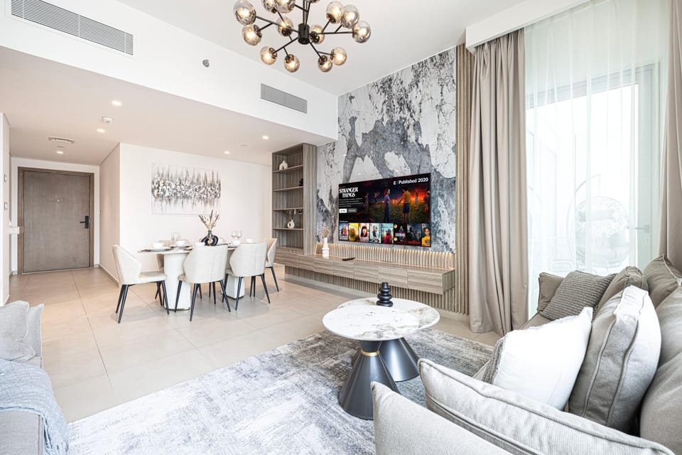 TV and multimedia, Living room, Seating area, Evening entertainment