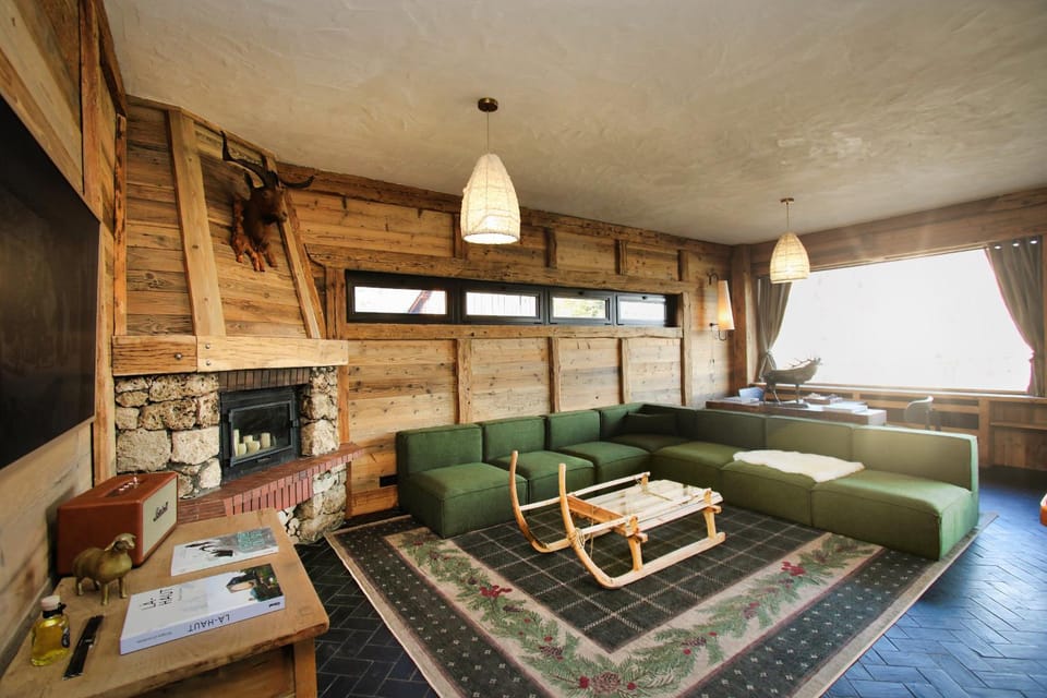 Communal lounge/ TV room, TV and multimedia, Living room