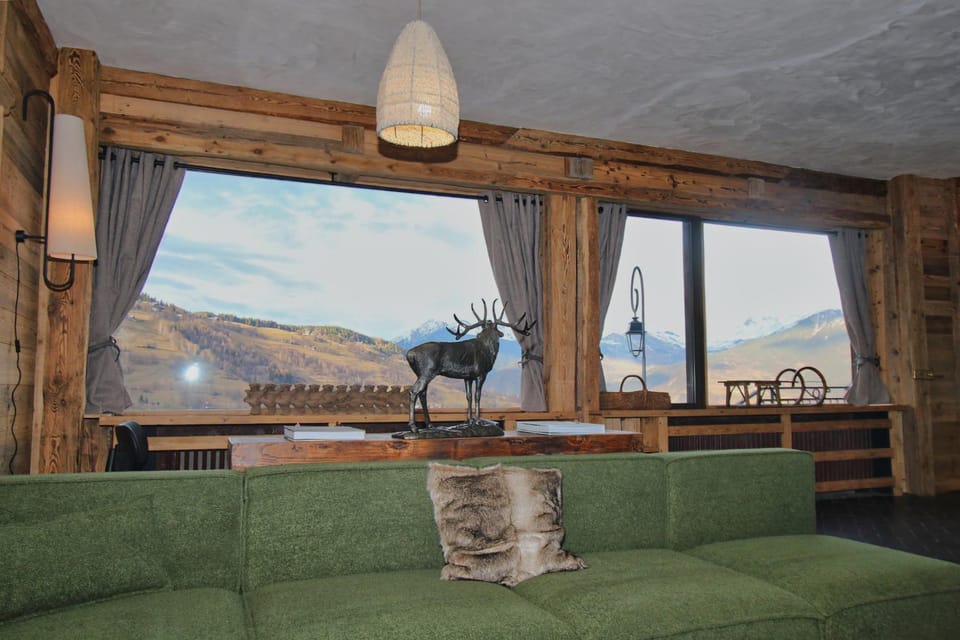 Living room, Garden view