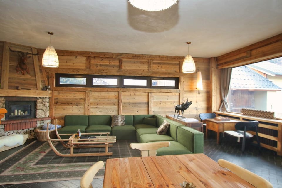 Communal lounge/ TV room, Living room, Lounge or bar