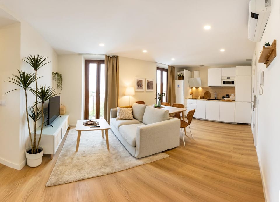 Kitchen or kitchenette, Living room, Dining area