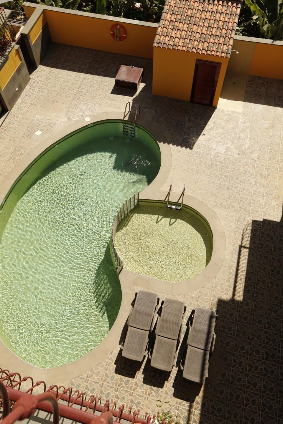 Pool view, Swimming pool, sunbed
