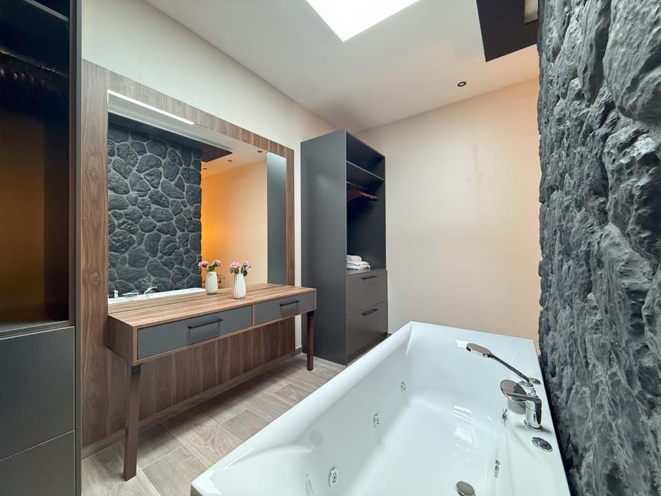 Hot Tub, Bathroom, Bath