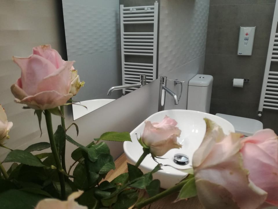 Night, Bathroom