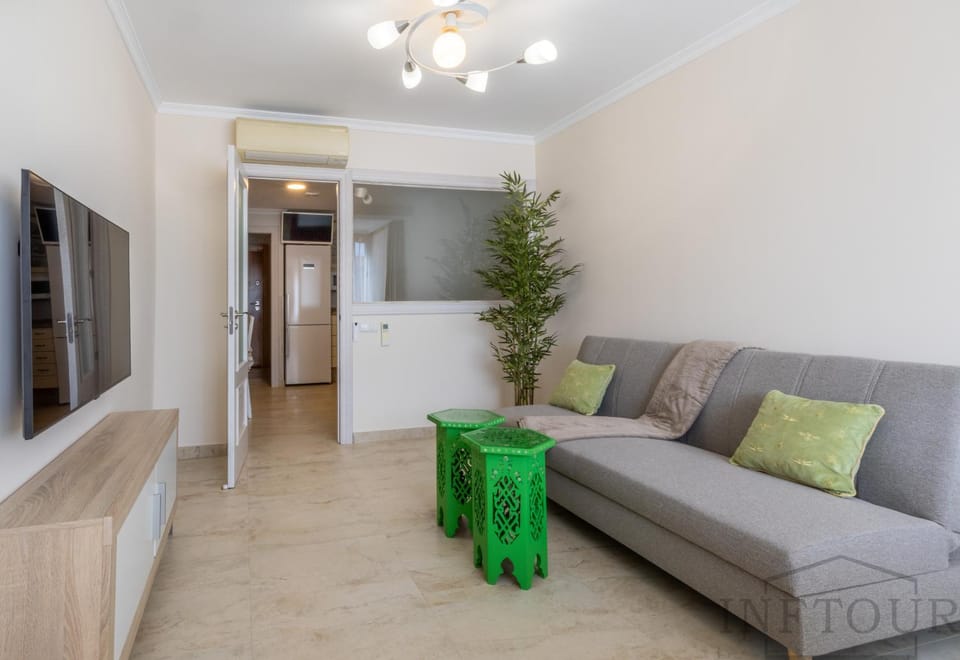 Communal lounge/ TV room, Living room, Dining area