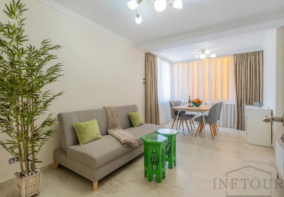 Communal lounge/ TV room, Living room, Dining area