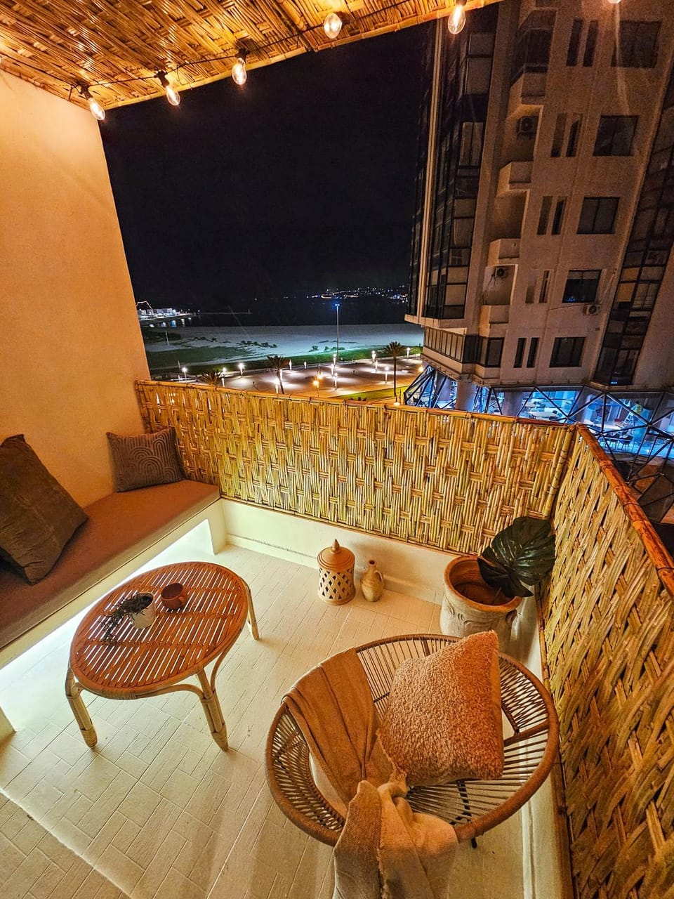 Night, View (from property/room), Balcony/Terrace, Living room, Seating area