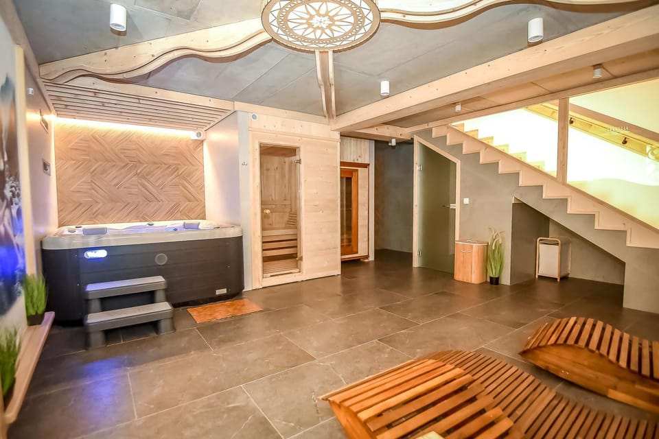 Hot Tub, Hot Tub, Sauna