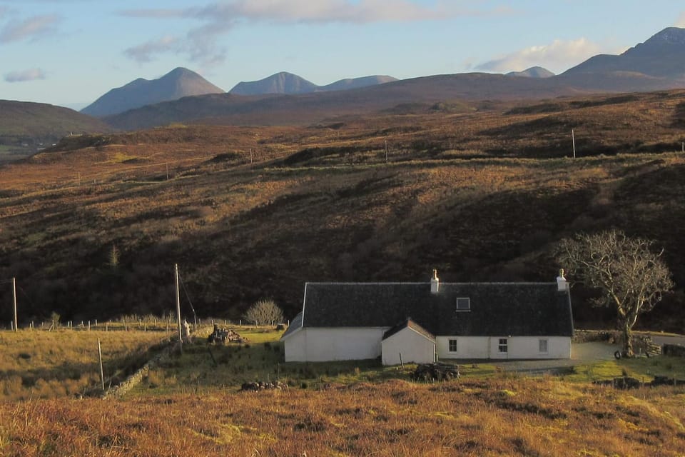 Property building, Day, Natural landscape, Mountain view