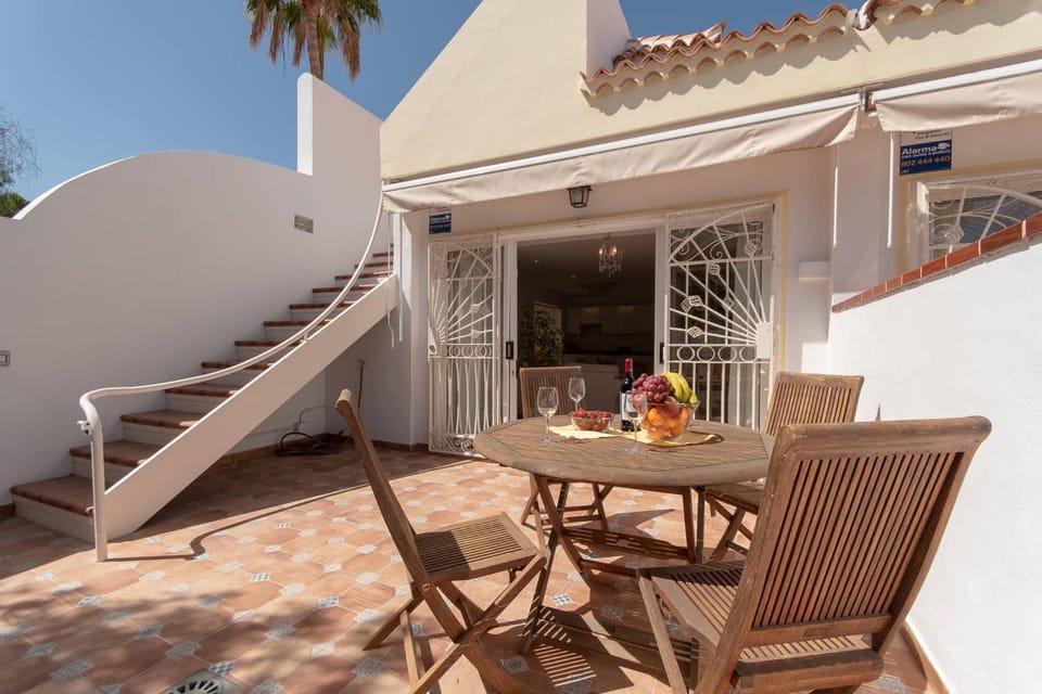 Palms 4 - Three Bed Apartment in Abona