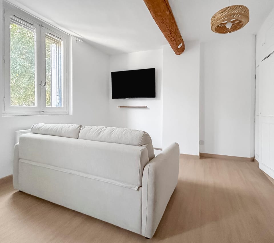 Communal lounge/ TV room, TV and multimedia, Living room