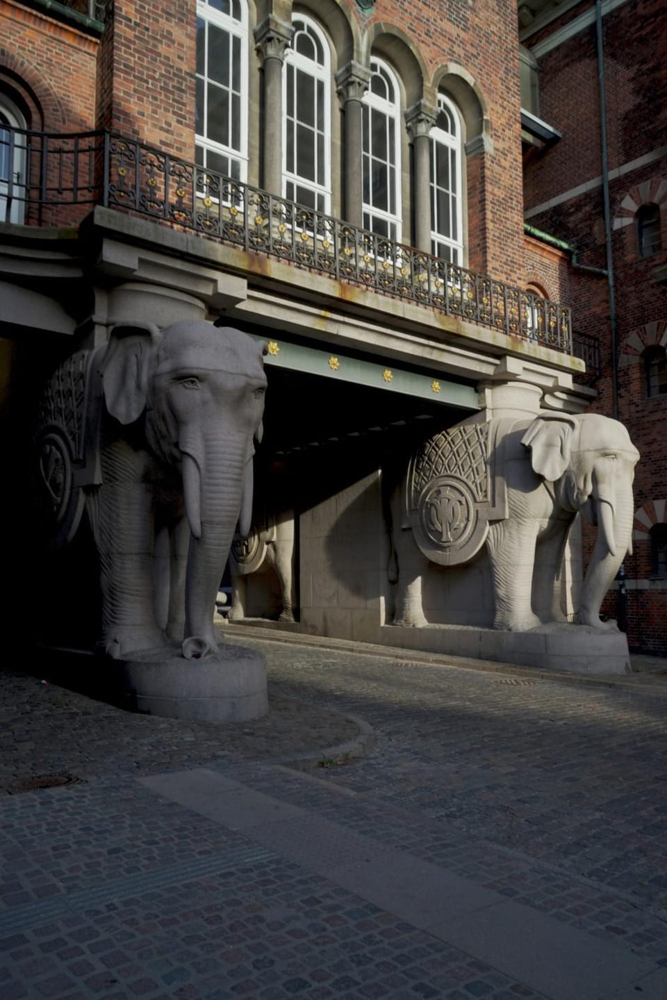 Nearby landmark, Landmark view